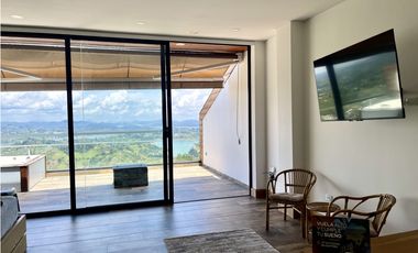 Apartaestudio en venta en El Peñol, con Licencia Turística