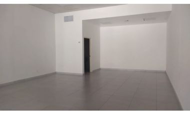 Se Alquila Local en Brisas Del Golf 435 Mtrs
