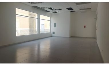 Se Alquila Local en Brisas Del Golf 435 Mtrs