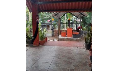 VENDO CASAS Y RESTAURANTE EN MARIATO