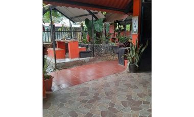 VENDO CASAS Y RESTAURANTE EN MARIATO