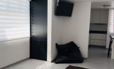 Moderno y amueblado departamento en zona tranquila