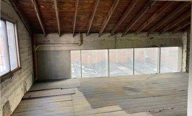 Vendo BODEGA (Edificio de 4 pisos) sector Almacentro Medellin