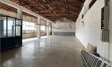 Vendo BODEGA (Edificio de 4 pisos) sector Almacentro Medellin