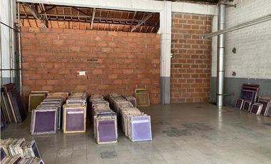 Vendo BODEGA (Edificio de 4 pisos) sector Almacentro Medellin