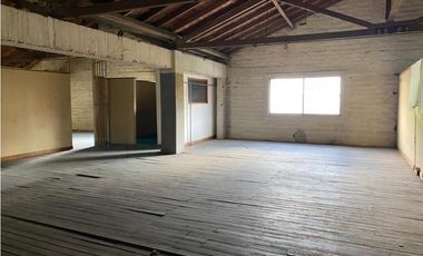 Vendo BODEGA (Edificio de 4 pisos) sector Almacentro Medellin