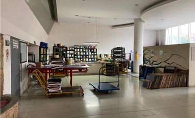 Vendo BODEGA (Edificio de 4 pisos) sector Almacentro Medellin