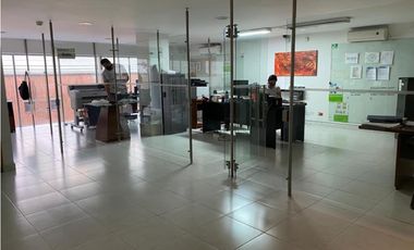 Vendo BODEGA (Edificio de 4 pisos) sector Almacentro Medellin