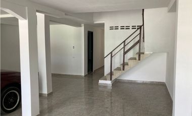 VENDO CASA EN EL SECTOR DEL HIPODROMO - SOLEDAD
