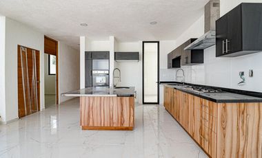 Casa en Fraccionamiento Lomas de Cuernavaca