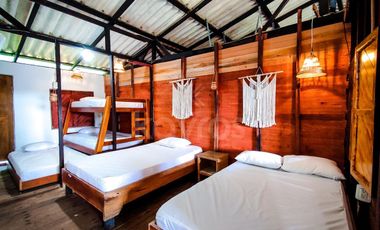 Venta de Hostal Amoblado y Equipado para 50 Personas - Documentación al Día