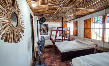 Venta de Hostal Amoblado y Equipado para 50 Personas - Documentación al Día