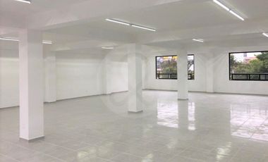 Edificio en venta en Magisterial Vista Bella