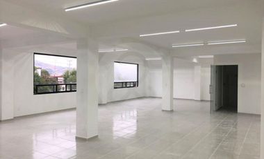 Edificio en venta en Magisterial Vista Bella
