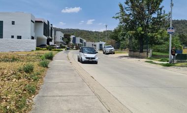 Terreno en Venta Fracc. Los Robles, frente al club