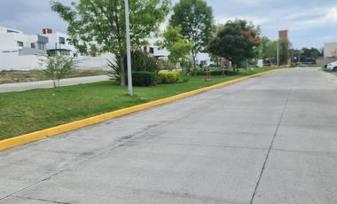 Terreno en Venta Fracc. Los Robles, frente al club