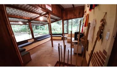 Mindo, Casa, 168 m2, terreno de 1840 m2, piscina, áreas verdes