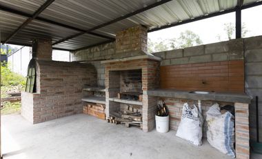 Cayambe, Terreno en venta, 1860 m2, construcción de 140 m2, arboles frutales