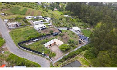 Cayambe, Terreno en venta, 1860 m2, construcción de 140 m2, arboles frutales