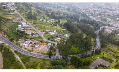 Cayambe, Terreno en venta, 1860 m2, construcción de 140 m2, arboles frutales
