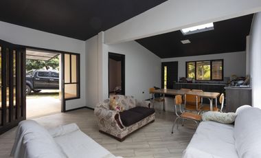 Cayambe, Terreno en venta, 1860 m2, construcción de 140 m2, arboles frutales