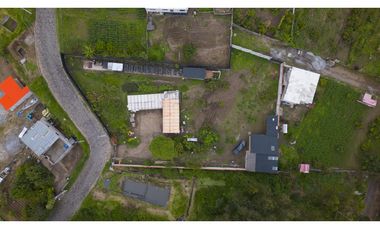 Cayambe, Terreno en venta, 1860 m2, construcción de 140 m2, arboles frutales