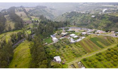 Cayambe, Terreno en venta, 1860 m2, construcción de 140 m2, arboles frutales