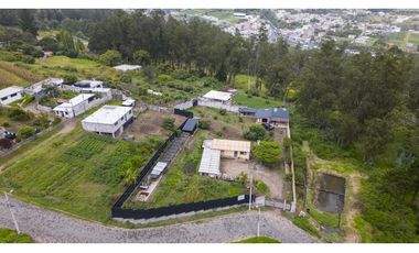 Cayambe, Terreno en venta, 1860 m2, construcción de 140 m2, arboles frutales