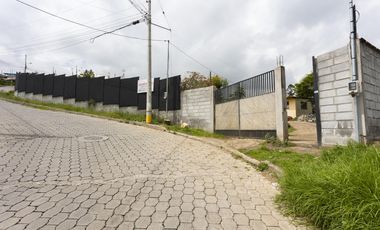 Cayambe, Terreno en venta, 1860 m2, construcción de 140 m2, arboles frutales