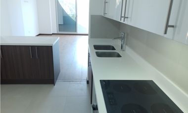 Gonzalez Suarez, Departamento en renta, 112 m2, 2 habitaciones, 3 baños, 2 parqueaderos