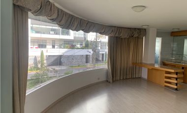 Gonzalez Suarez, Departamento en renta, 307 m2, 3 habitaciones, 4 baños, 2 parqueaderos