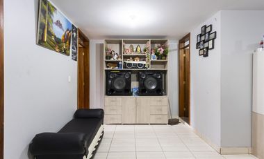 Guamani, Casa rentera en venta, 678 m2, 7 departamentos, local, 3 parqueaderos