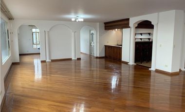 Quito Tenis, Departamento en renta, 430 m2, 4 hab, 6 baños, 2 parq