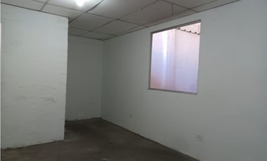 Carcelén industrial, Galpón en renta, 400 m2, 2 ambientes, 1 baño, 2 parqueaderos