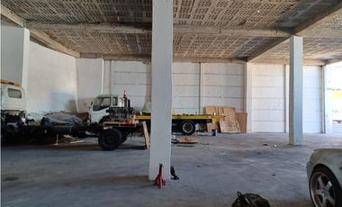 Carcelén industrial, Galpón en renta, 400 m2, 2 ambientes, 1 baño, 2 parqueaderos