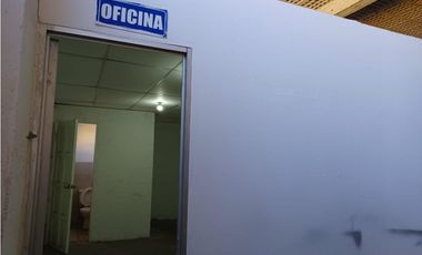 Carcelén industrial, Galpón en renta, 400 m2, 2 ambientes, 1 baño, 2 parqueaderos