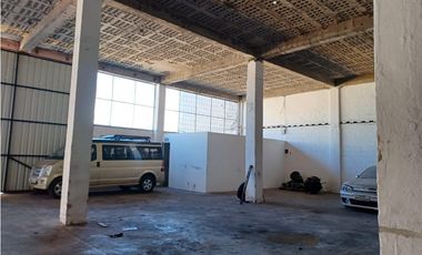 Carcelén industrial, Galpón en renta, 400 m2, 2 ambientes, 1 baño, 2 parqueaderos