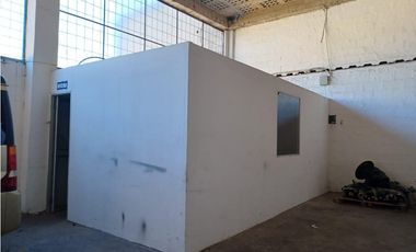 Carcelén industrial, Galpón en renta, 400 m2, 2 ambientes, 1 baño, 2 parqueaderos
