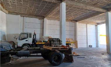 Carcelén industrial, Galpón en renta, 400 m2, 2 ambientes, 1 baño, 2 parqueaderos