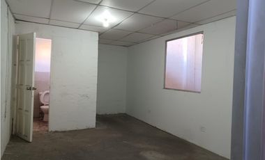 Carcelén industrial, Galpón en renta, 400 m2, 2 ambientes, 1 baño, 2 parqueaderos
