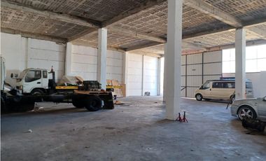 Carcelén industrial, Galpón en renta, 400 m2, 2 ambientes, 1 baño, 2 parqueaderos