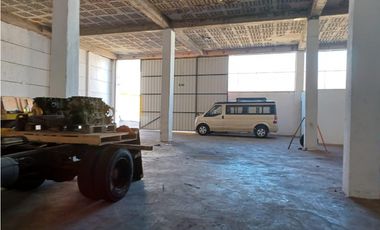 Carcelén industrial, Galpón en renta, 400 m2, 2 ambientes, 1 baño, 2 parqueaderos