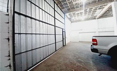 Carcelén Industrial, Galpón en renta, 200 m2, 2 ambientes, 1 baño, 1 parqueadero