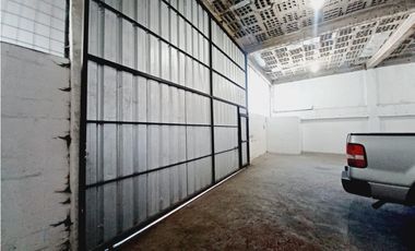 Carcelén Industrial, Galpón en renta, 200 m2, 2 ambientes, 1 baño, 1 parqueadero