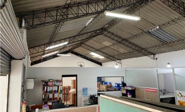 Sangolqui, Bodega en renta, 158 m2, 1 ambiente, 2 baños, 2 parqueaderos