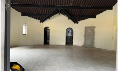 Sangolqui, Bodega en renta, 96 m2, 1 ambiente, 2 baños, 2 parqueaderos
