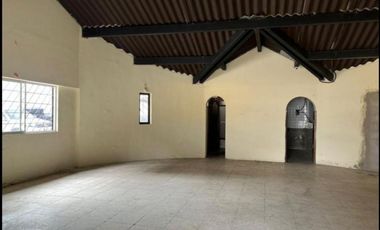 Sangolqui, Bodega en renta, 96 m2, 1 ambiente, 2 baños, 2 parqueaderos