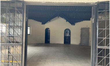 Sangolqui, Bodega en renta, 96 m2, 1 ambiente, 2 baños, 2 parqueaderos