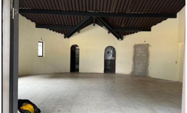 Sangolqui, Bodega en renta, 96 m2, 1 ambiente, 2 baños, 2 parqueaderos