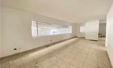 Carcelén, Galpón en renta, 2169 m2, 5 ambientes, 5 baños